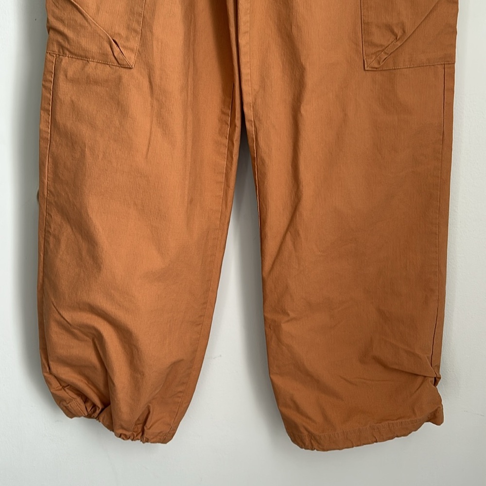 Nike women’s Cargo Joggers - Picture 4 of 9